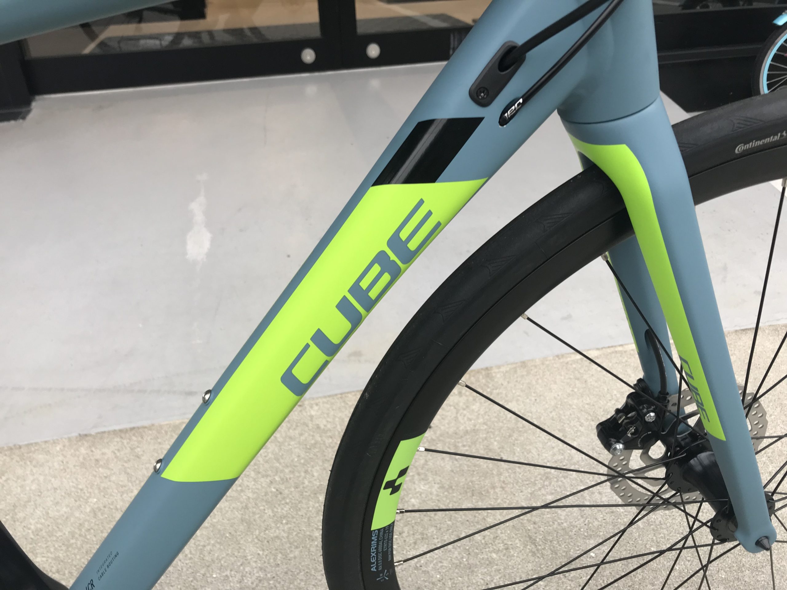 CUBE 2020年モデル ATTAIN SL が入荷しました | BEACH LINE BICYCLE | 熊本のスポーツバイク専門店 |  スペシャライズド・ピナレロ・キューブ・ビアンキ・メリダ | BMX・ロードバイク・クロスバイク・マウンテンバイク・E-BIKE
